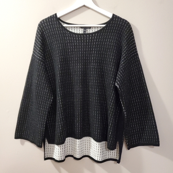 Eileen Fisher - Textured Line Print Top Silk Blend - Size M - Picture 2 of 7